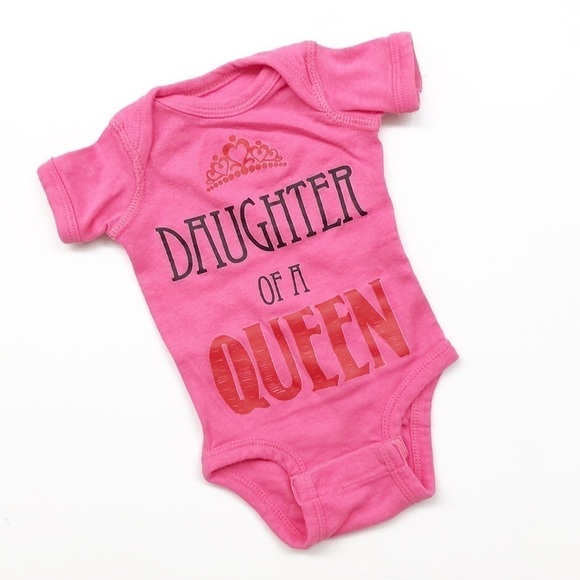 Daughter of a Queen hot pink baby onesie - Picture 1 of 4